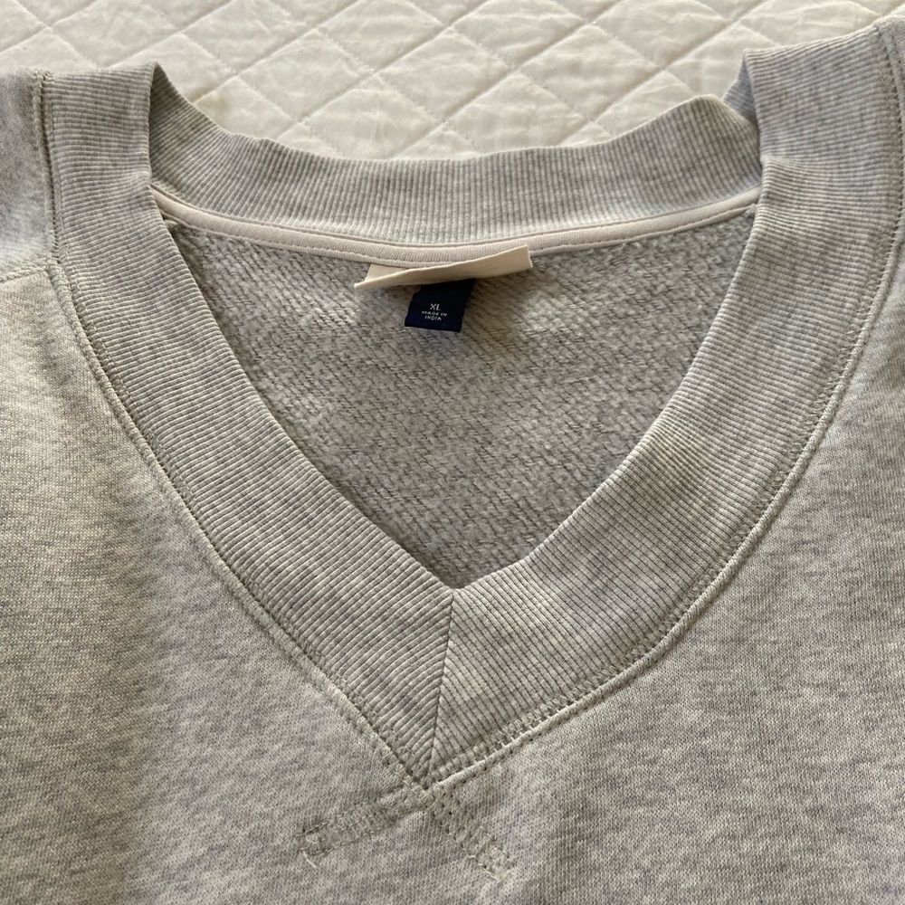 Universal Thread Heather Gray V-Neck Sweatshirt C… - image 6
